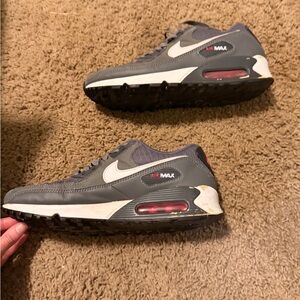 Mens size 8.5 Nike Air Max Men's Dark Gray and White Sneakers